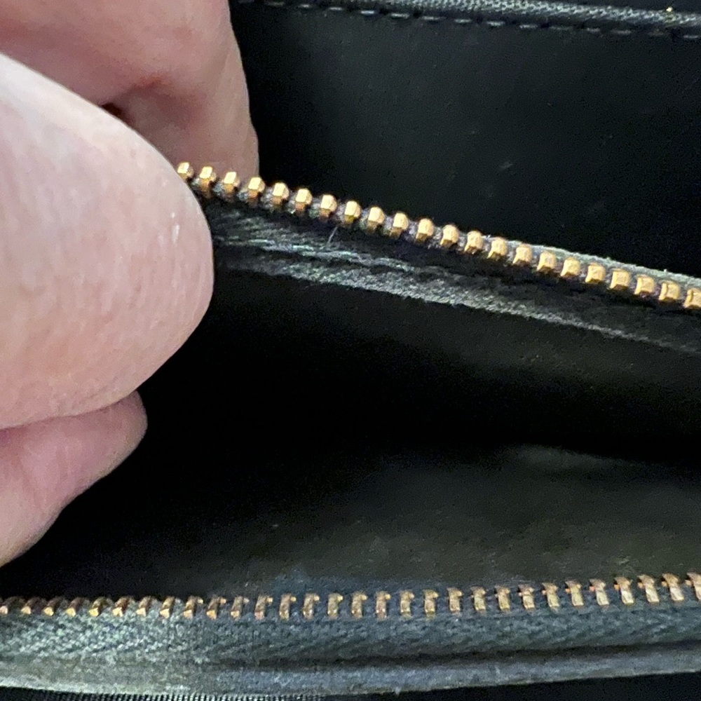 VTG AUTHENTIC NWT KADIN STRUCTURED BLACK with BRONZE GROMMETS TRIM and TURN LOCK - Picture 11 of 13